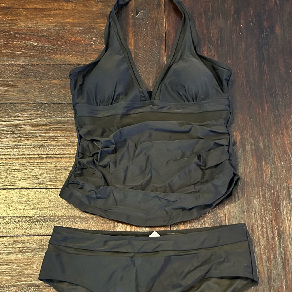 Black Mesh Details Halter Two-Piece Tankini Swimsuit